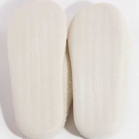 NWT Animal Print Cheetah Leopard Fuzzy Ribbon Bow Slippers Women's Size: 8-9 - Picture 3 of 5